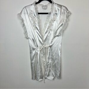 Linea Donatella White Satin Bridal Robe- Pearl and Ruffle Wrap Style sz Large